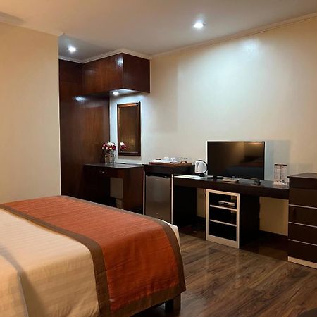 Subic Residencias Olongapo Exterior photo