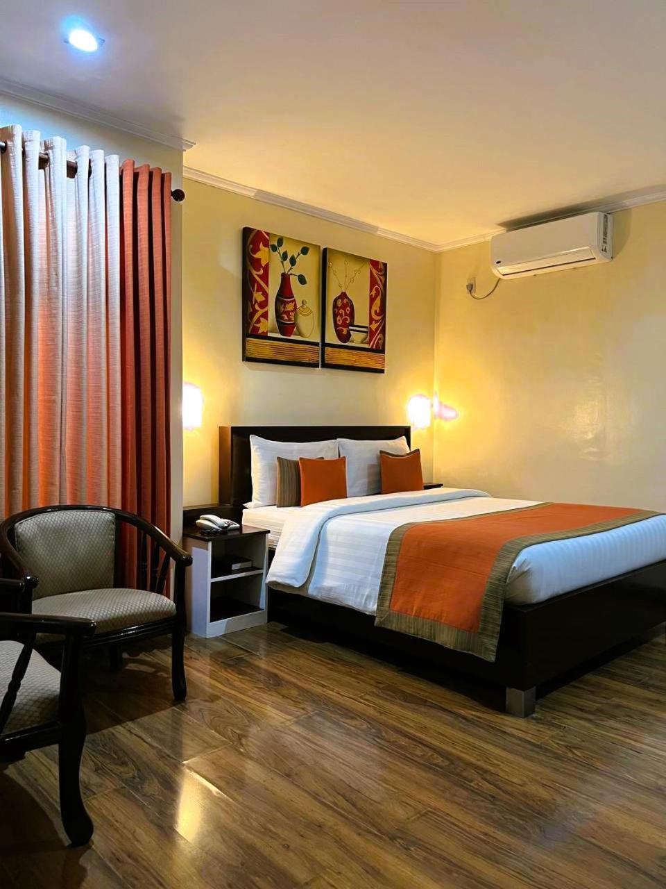 Subic Residencias Olongapo Exterior photo