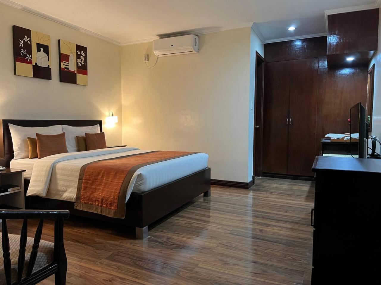 Subic Residencias Olongapo Exterior photo