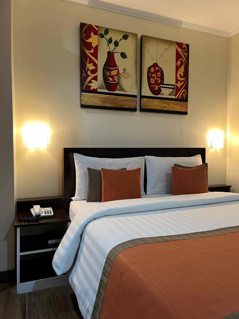 Subic Residencias Olongapo Exterior photo
