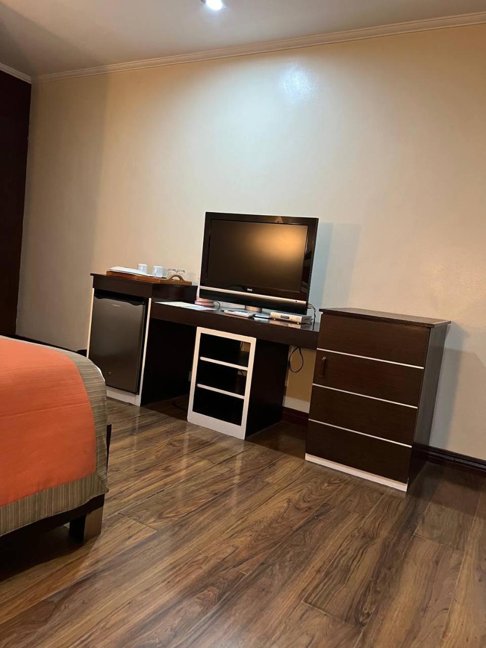 Subic Residencias Olongapo Exterior photo