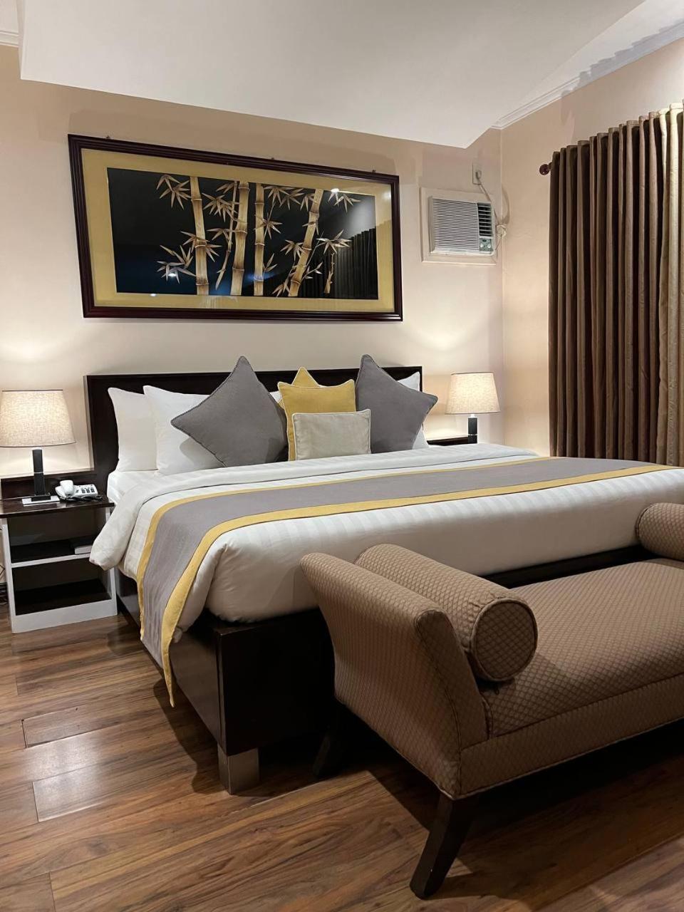 Subic Residencias Olongapo Exterior photo