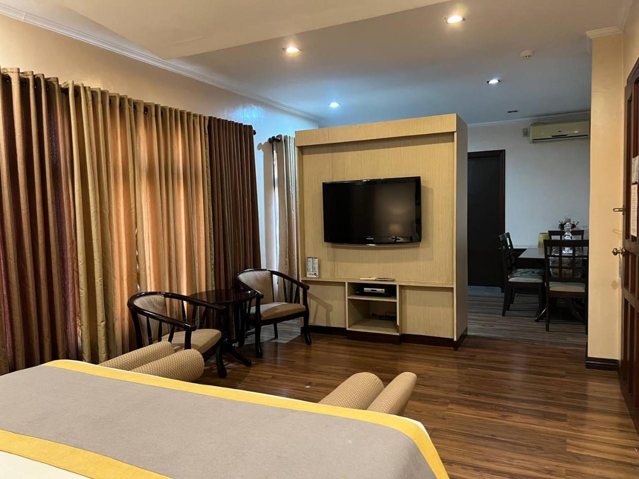 Subic Residencias Olongapo Exterior photo