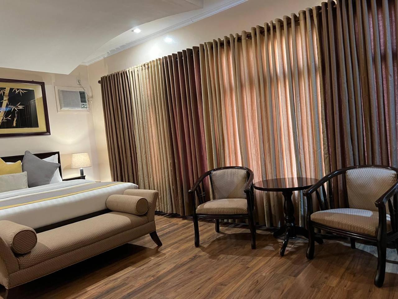 Subic Residencias Olongapo Exterior photo