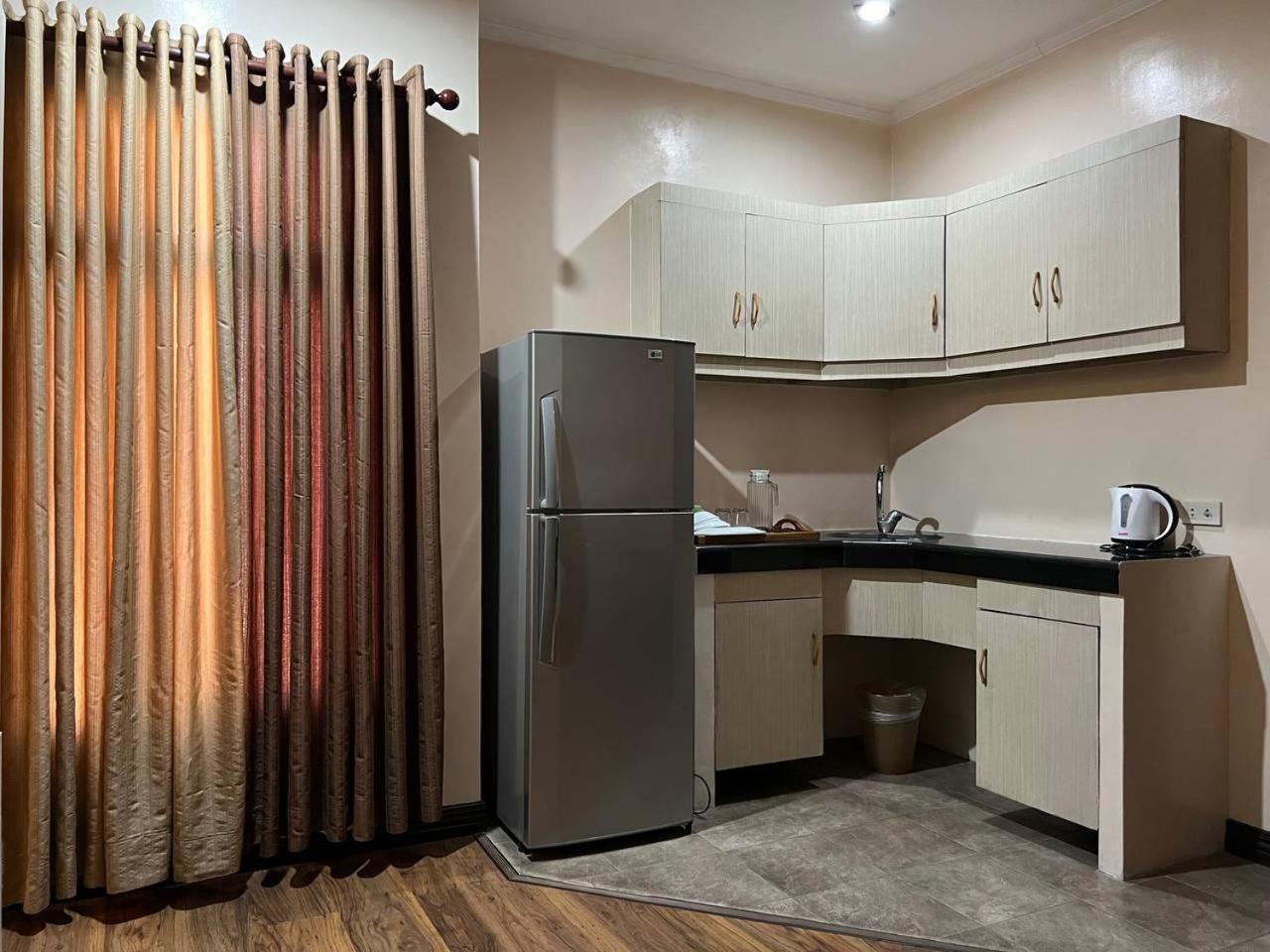 Subic Residencias Olongapo Exterior photo