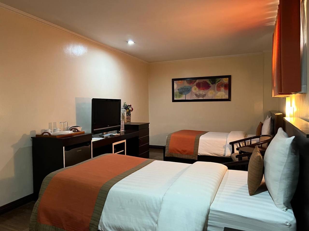 Subic Residencias Olongapo Exterior photo