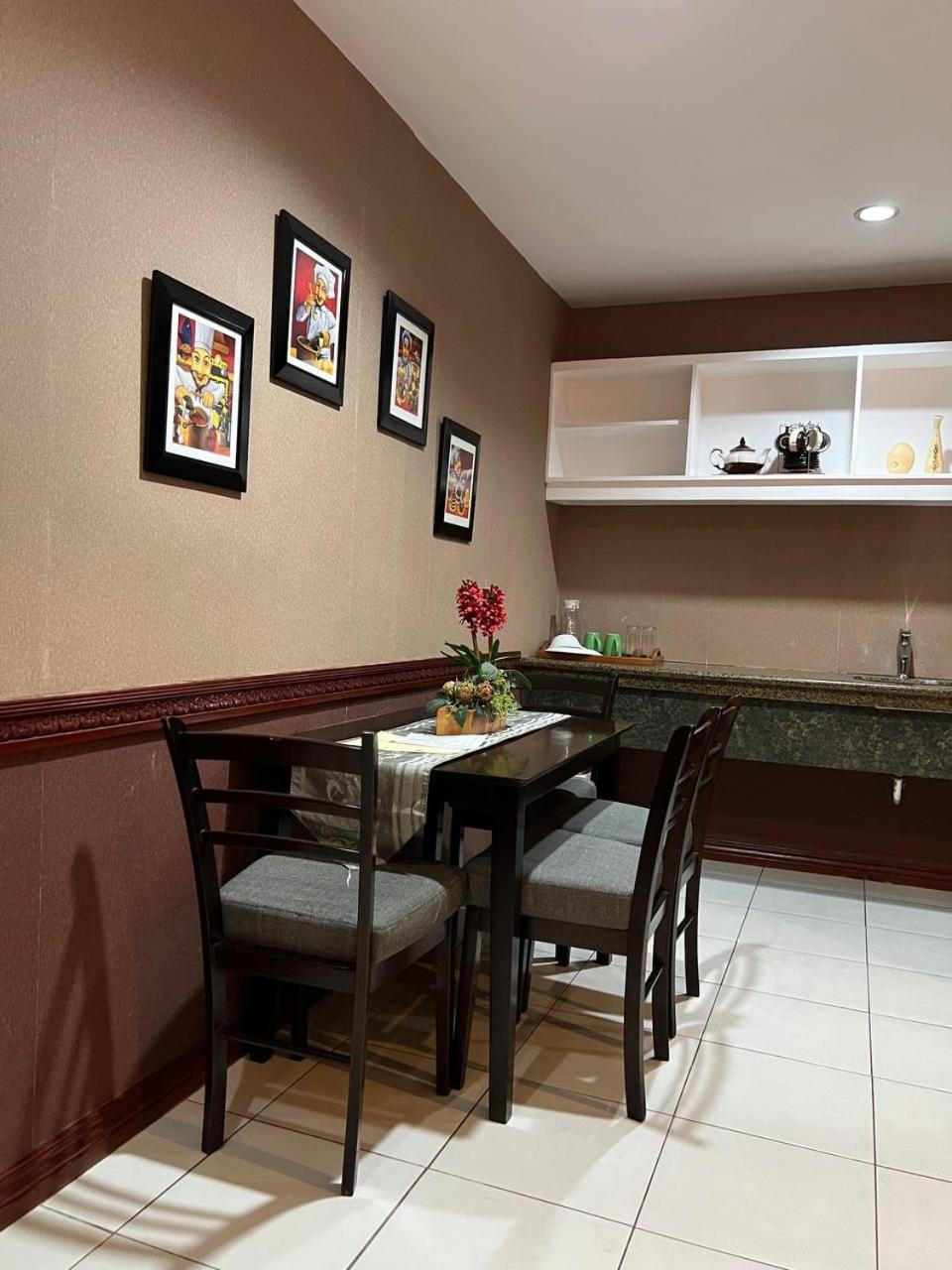 Subic Residencias Olongapo Exterior photo