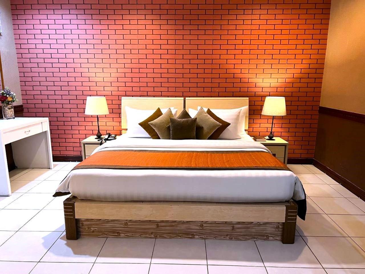 Subic Residencias Olongapo Exterior photo